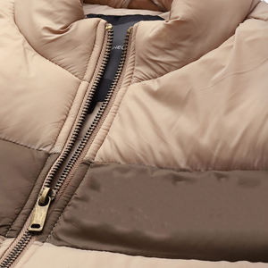 Chaqueta Acolchada para Hombre con Relleno Cálido y Tejido Resistente - Diseñada para Resistir Vientos Fríos, Lluvia Ligera y Cambios Rápidos de Temperatura - Product Image 5