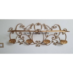 Vente en gros de crochets et cintres luxueux de haute qualité en métal plaqué or de fabricant indien pour un look accrocheur - Product Image 1