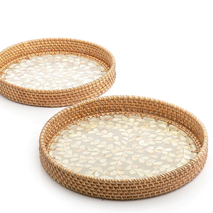 Plateau de service en rotin artisanal avec motif élégant à la mode parfait pour le décor de table basse servant des collations et des boissons - Product Image 2