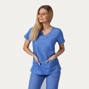 ชุดยูนิฟอร์มพยาบาลแบบเรียบง่าย สีพื้น พิมพ์ลายตัวอักษร คอวี แขนสั้น กางเกงขายาว - Product Image 1