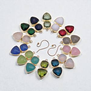 Charme en quartz émeraude 10 mm serti en bélière, argent sterling 925 - Pierre précieuse verte, pendentif DIY - Composant de pierre de naissance serti en bélière - Product Image 3