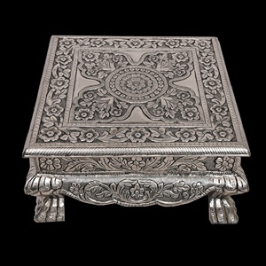 Silla de madera para bodas, Pooja Chowki, tallada a mano antigua, chapada en plata, calidad asegurada, estilo religioso alemán - Product Image 3