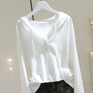 Camiseta blanca de manga larga con capucha a la moda para mujer, ajuste holgado, capa Base de algodón de bambú adelgazante, primavera 2024, nuevo estilo - Product Image 4