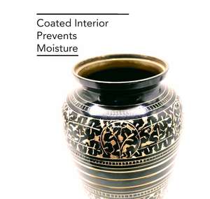 Urne funéraire élégante gravée en noir et or Urne funéraire exquise avec finition en laiton (grand) - Product Image 2