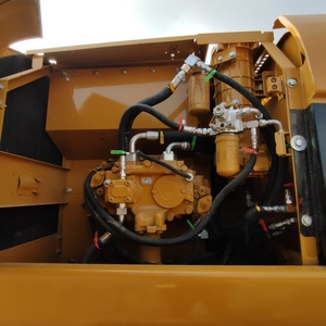 Excavatrice sur chenilles hydraulique Caterpillar 320CL 20T d'occasion, 98% neuve, en promotion, avec moteur 3066 et pompe, origine Japon, haute qualité - Product Image 4