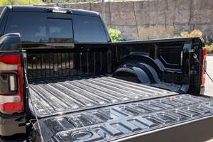 2023 R A M 1500 TRX เครื่องยนต์ V8 ซูเปอร์ชาร์จ 702 แรงม้า ขับเคลื่อน 4 ล้อ ชุดอุปกรณ์ TRX ระดับ 2 - Product Image 3