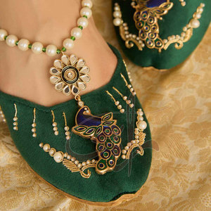 Calzado Khussa para Mujer de Alta Calidad, Antideslizante, con Estampado Personalizado, Color y Talla a Medida, Suela de Cuero Genuino y Parte Superior de Terciopelo - Product Image 4