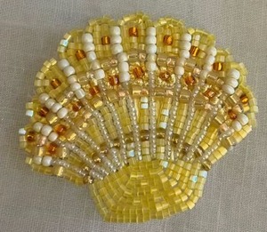 Porte-clés brodé de champignons perlés de haute qualité, style classique et tendance, options personnalisables, directement d'Inde - Product Image 2