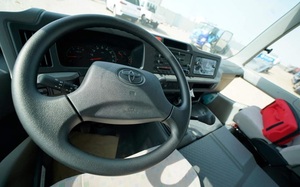 Mini-bus Toyota Coaster d'occasion 2019, 30 places, diesel, transmission manuelle, conduite à gauche, pour transport en navette, disponible à la vente - Product Image 4