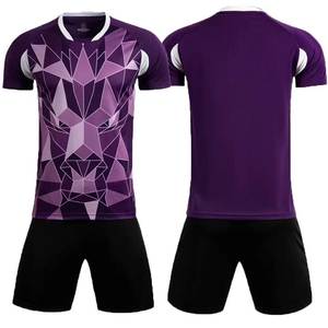 Vêtements de football pour hommes avec logo personnalisé Prix de gros et conception d'ensembles de découpe automatisée par service OEM - Product Image 4