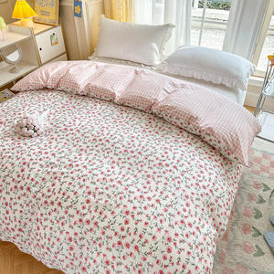 Ensemble <span class=keywords><strong>de</strong></span> quatre pièces en coton avec design avec logo personnalisé OEM Drap <span class=keywords><strong>de</strong></span> lit et housses <span class=keywords><strong>de</strong></span> <span class=keywords><strong>couette</strong></span> haut <span class=keywords><strong>de</strong></span> gamme 1.5 coton Ensemble <span class=keywords><strong>de</strong></span> literie pour dormir nu - Product Image 6