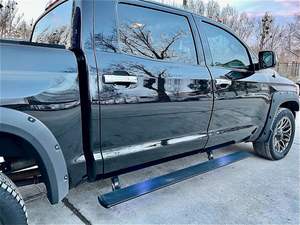 2016มือสองสำหรับโตโยต้าทุนดราพร้อมไดรฟ์ FWD ภายในทำจากหนังสีเข้ม - Product Image 3