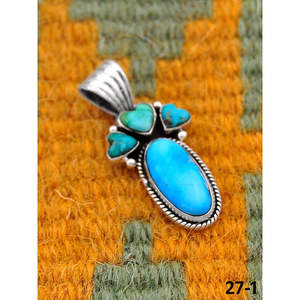 Pendentif Turquoise Fait Main du Sud-Ouest, Émeraude de la Vallée avec Sertissage à la Française en Argent Sterling, Breloques Taille Émeraude - Product Image 3