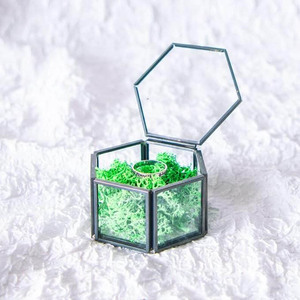 Caja de Joyería de Lujo Decorativa de Metal Hecha a Mano con Acabado de Vidrio y Metal de la Mejor Calidad Superior para Anillos, Collares y Colgantes - Product Image 1