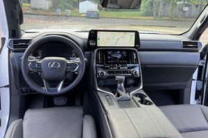 รถยนต์มือสองปี 2022 LX 600 อัลตร้า ลักชัวรี - Product Image 5