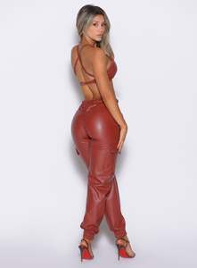 Derniers pantalons de survêtement personnalisés rouge brique pour femmes Liquid Cargos Scrunch Butt Joggers Pantalons de survêtement en tissu doux au toucher pour femmes Pantalons pour femmes - Product Image 2