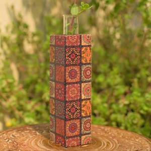 Petite jardinière en liège écologique avec dos magnétique Conception unique pour la maison ou le jardin Aimant de réfrigérateur de qualité supérieure et cadeau de tube à essai - Product Image 1