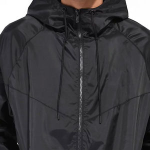Veste coupe-vent d'hiver pour homme à capuche tendance 2026 avec logo frontal, design personnalisé, style streetwear imperméable - Product Image 2