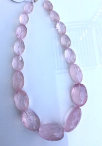 โรสควอตซ์ 650.00 กะรัต ทรงรีเหลี่ยมเพชรพลอย ธรรมชาติ สำหรับทำเครื่องประดับชั้นดี - Product Image 3