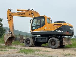 รถตักดินระบบไฮดรอลิกตีนตะขาบ-ชนิด210w-9ฮุนได12ตันประกอบด้วยเครื่องยนต์มอเตอร์เกียร์ส่วนประกอบหลักที่ใช้จากเกาหลี - Product Image 4