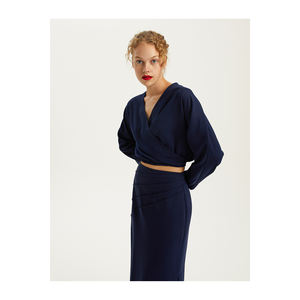 Blusa Cruzada para Mujer BGN con Cintura Elástica, Diseño Elegante - Product Image 3