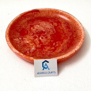 Plateau à fruits et à servir en résine de forme ronde moderne et écologique avec des assiettes faites à la main de qualité supérieure de taille personnalisée en couleur orange - Product Image 3