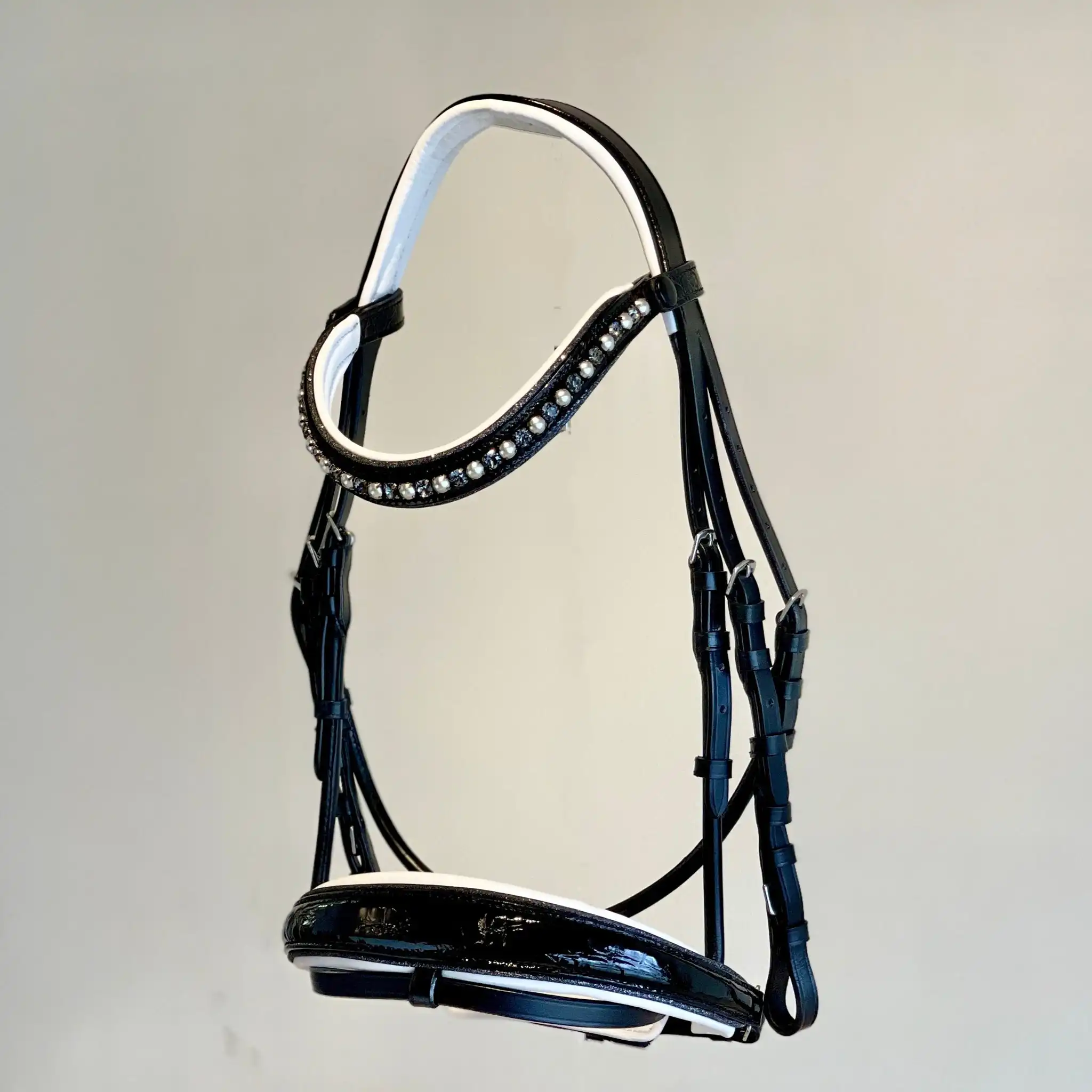 Rolled Bridle auf hochwertigem englischem Leder mit Patent nasen band und SS-Schnallen, Cow Soft Padding