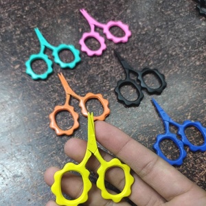 กรรไกรตัดแต่งดอกไม้แบบมือขวา พรีเมียม สแตนเลสสตีล ปลายแหลม สำหรับงานเย็บปักถักร้อย ตัดด้าย งานฝีมือ และตัดผม - Product Image 3