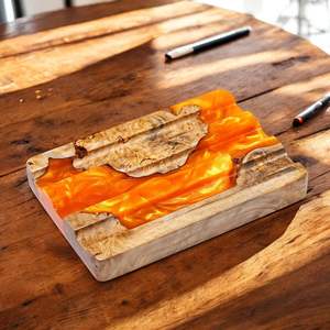 Portaplumas de Resina y Madera Hecho a Mano, Ecológico, de Alta Calidad, con Forma Personalizada, Modelo Artístico para Decoración de Mesa AZ - Product Image 1