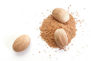 Noix de muscade indienne biologique séchée au soleil de qualité supérieure, riche en arôme, pour desserts, currys, boissons, utilisations culinaires/ayurvédiques, sans additifs - Product Image 5