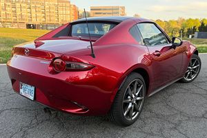 Mazda MX-5 Miata RF Grand Touring 2023 Usado en Excelentes Condiciones - Product Image 2