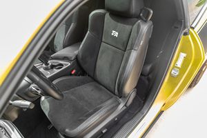 Dodge Challenger RT Scat Pack 2021 d'occasion en excellent état, 5 000 miles, avec les packs TA et Plus, couleur Gold Rush - Product Image 5