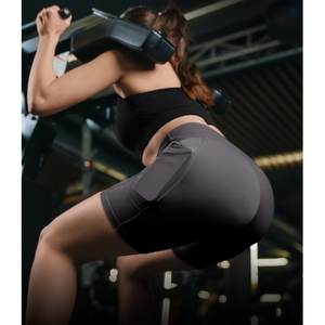 Pantalones cortos de motociclista para mujer con bolsillos-Pantalones cortos de yoga para mujer Regular y de talla grande para gimnasio y yoga - Product Image 4