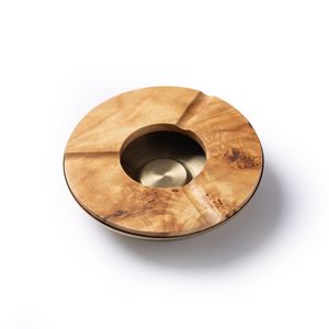 Cendrier en bois distinctif Woodland Grace pour vos moments de cigarettes et de cigares - Product Image 1