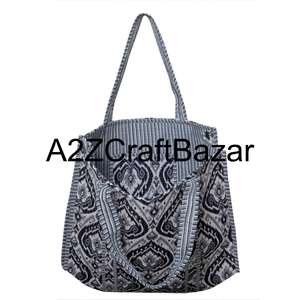 Sac fourre-tout à bandoulière en coton matelassé à rayures fait à la main pour femmes, grand format, écologique, design bohème indien en provenance du Rajasthan - Product Image 3