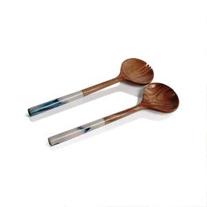 Juego de 2 servidores de ensalada de madera hechos a mano con asas de resina azul Herramientas KETCHENWAR únicas - Product Image 1