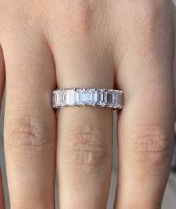 Belle Emerald Cut CVD HPHT Lab Grown Diamond Wedding Eternity Band Excellente Cut Bijoux personnalisés Cadeau de mariage pour elle - Product Image 3