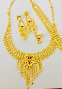 Le classique vintage plaqué or 24 carats du fabricant indien comprend des broches de collier en cuivre inspirées de la mode USA France Diamond - Product Image 3