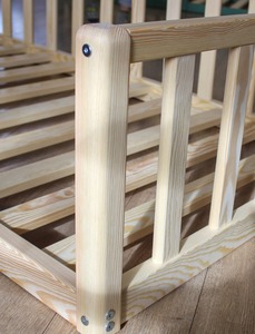 Estructura de Cama de Piso Montessori de Madera Maciza de Pino para Niños con Esquinas Redondas, Listones y Barandales, Muebles Infantiles - Product Image 4