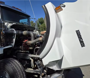 Camion de champ pétrolier d'occasion abordable pour Kenworth T800 2018 à double essieu, Cummins 525HP, transmission automatique, expédition mondiale - Product Image 2