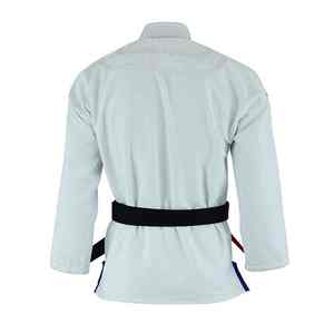 Uniforme de karate superior desarrollado para rutinas estrictas de artes marciales que garantiza comodidad, precisión y movilidad. - Product Image 3
