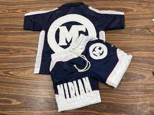 Chándal de nailon ligero personalizado 2025, conjunto corto cortavientos con cremallera reflectante, conjunto corto cortavientos en contraste de nailon y poliéster - Product Image 4