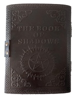 Livre des ombres Grimoire en relief Vintage en cuir véritable Journal fait à la main Deckle bord papiers lune avec pierre Journal carnet de notes