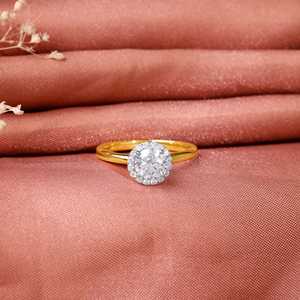 Audrey Halo Salitaire Anillo de diamantes en oro Heer por GIVA - Product Image 4