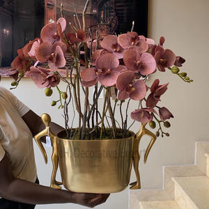 Florero de Aluminio de Estilo Moderno con Acabado Dorado Antiguo, Floreros Cónicos para Decoración de Mesa y Suelo, Florero de Metal - Product Image 3