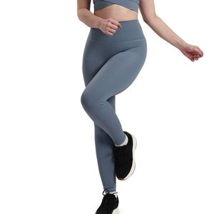 Conjunto de sujetador y mallas deportivo para mujer al por mayor, logotipo personalizado, contorno, realce de glúteos, compresión, entrenamiento, ropa de gimnasio sin costuras - Product Image 6