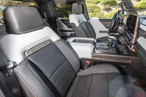 SUPER CLEAN 2024 GMC HU-MM-ER EV 3X PICKUP PRÊT À ÊTRE EXPÉDIÉ - Product Image 5