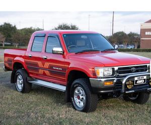 HILUX SSR LN107 de 1992, DOBLE CABINA, 4x4, USADA EN BUEN ESTADO, 100% REVISADA, DIÉSEL, CON TRANSMISIÓN MANUAL DE 5 VELOCIDADES - Product Image 1