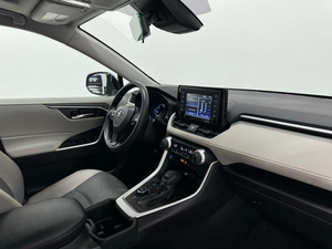 Newly Used 2022 RAV4 SE with Low Mileage - Product Image 1