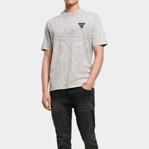เสื้อยืดผู้ชายผ้าฝ้าย 100% หนานุ่ม ระบายอากาศได้ดี สไตล์ลำลอง ล้างสีแบบแอซิดวอช พร้อมโลโก้และดีไซน์วินเทจตามสั่ง - Product Image 4